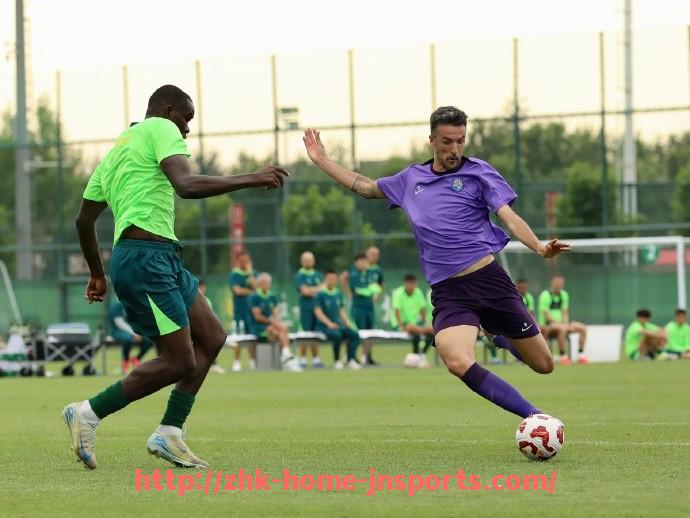 江南综合体育-英超最搞笑球员行为集锦与趣闻梳理