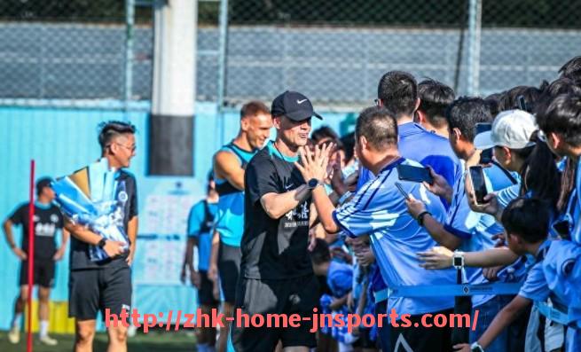 江南综合体育-英超最搞笑球员行为集锦与趣闻梳理